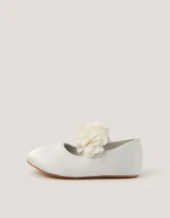 Baby Flower Pom Pom Walker Shoes Ivory