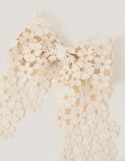 Daisy Lace Bow Hair Clip