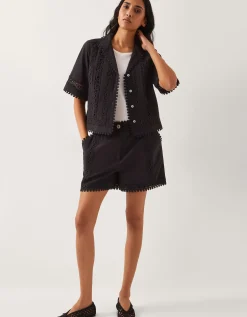 Irina High-Waisted Lace Shorts Black