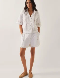 Irina High-Waisted Lace Shorts White
