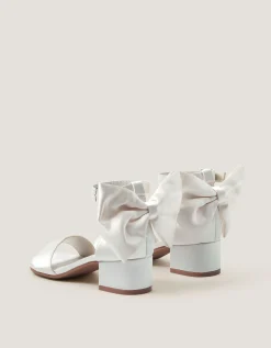 Two-Part Bow Heels Ivory