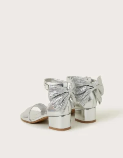 Two-Part Bow Heels Silver